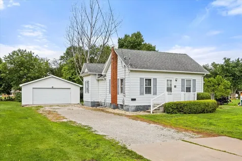 908 North Otter Creek Road Streator IL 61364