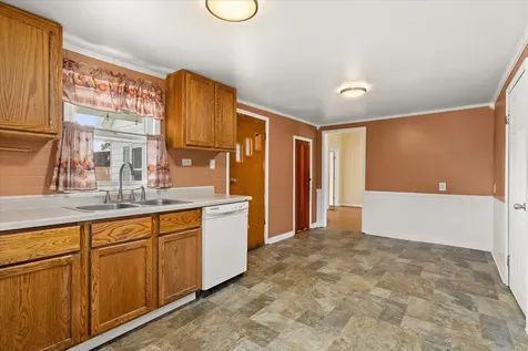 908 North Otter Creek Road Streator IL 61364