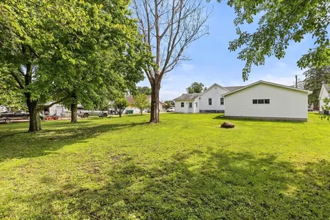 908 North Otter Creek Road Streator IL 61364