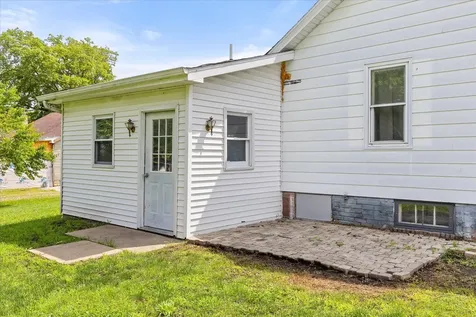 908 North Otter Creek Road Streator IL 61364