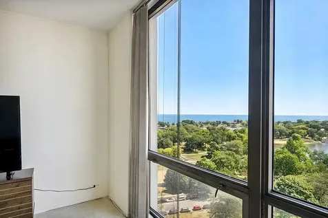 2650 North Lakeview Avenue Chicago IL 60614