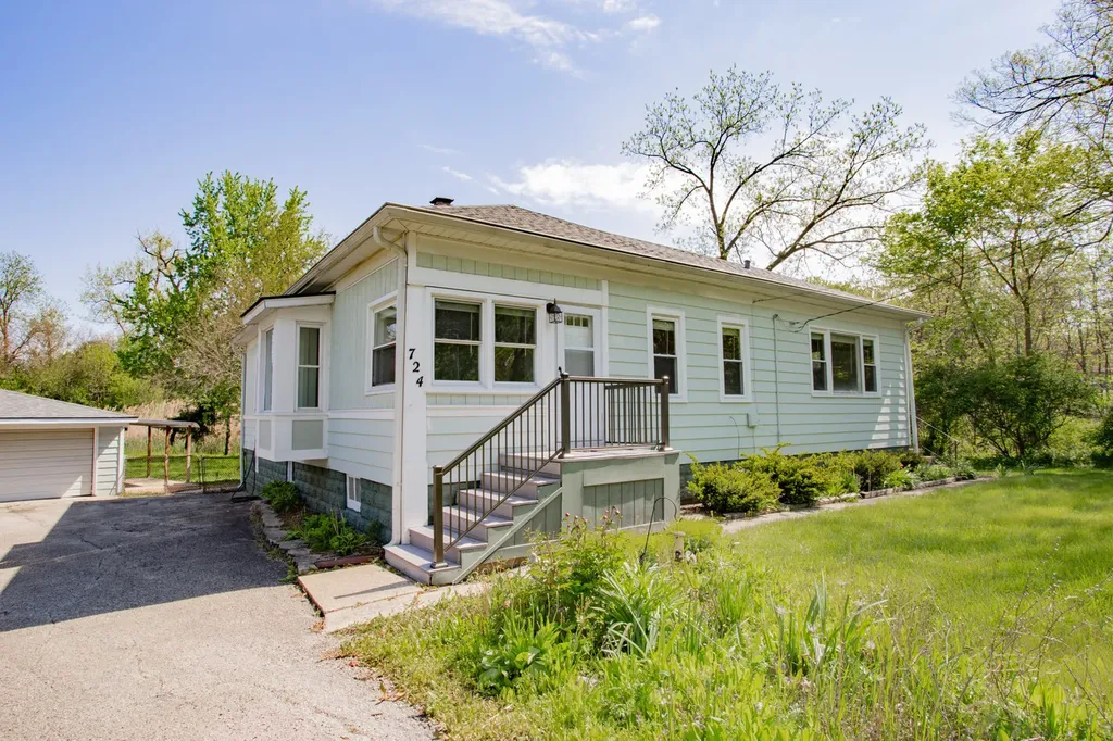 22W724 Saint Charles Road Glen Ellyn IL 60137