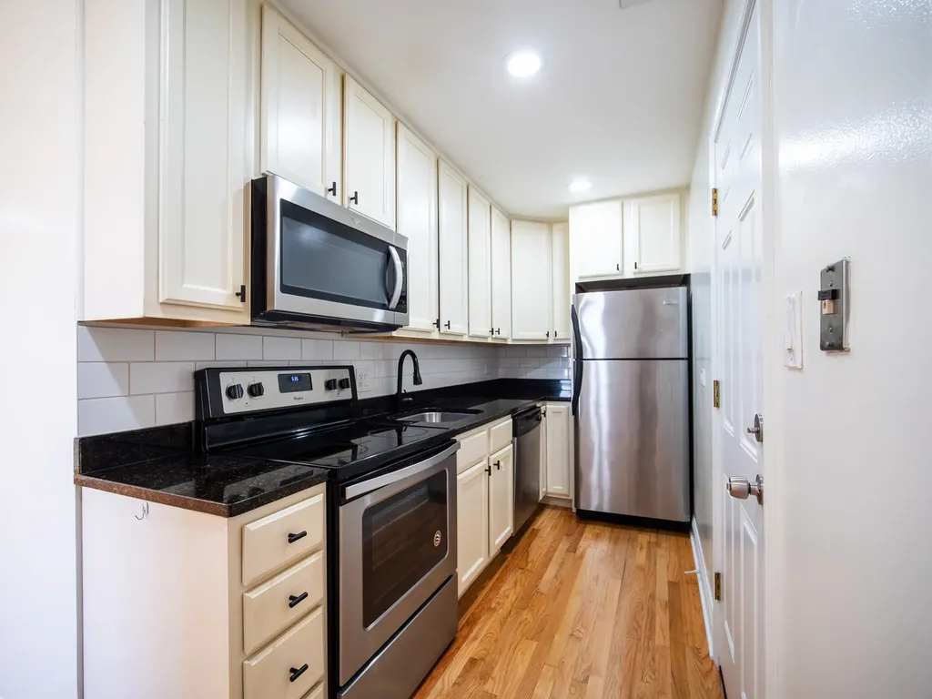 1059 West Foster Avenue Chicago IL 60640