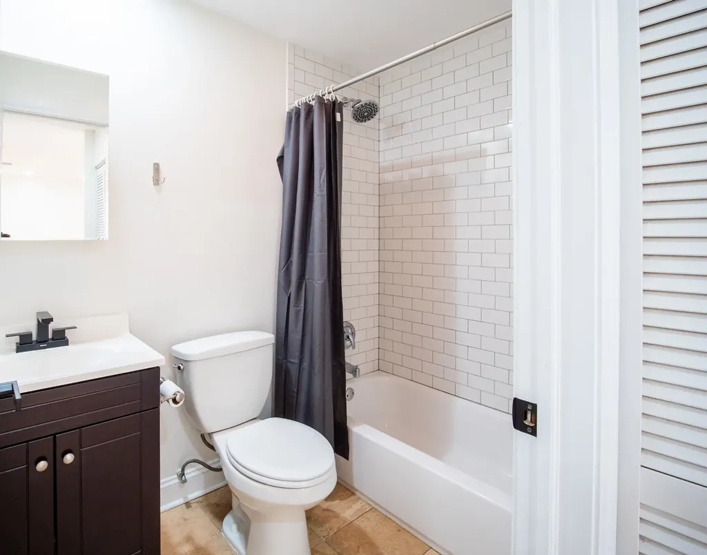 1059 West Foster Avenue Chicago IL 60640