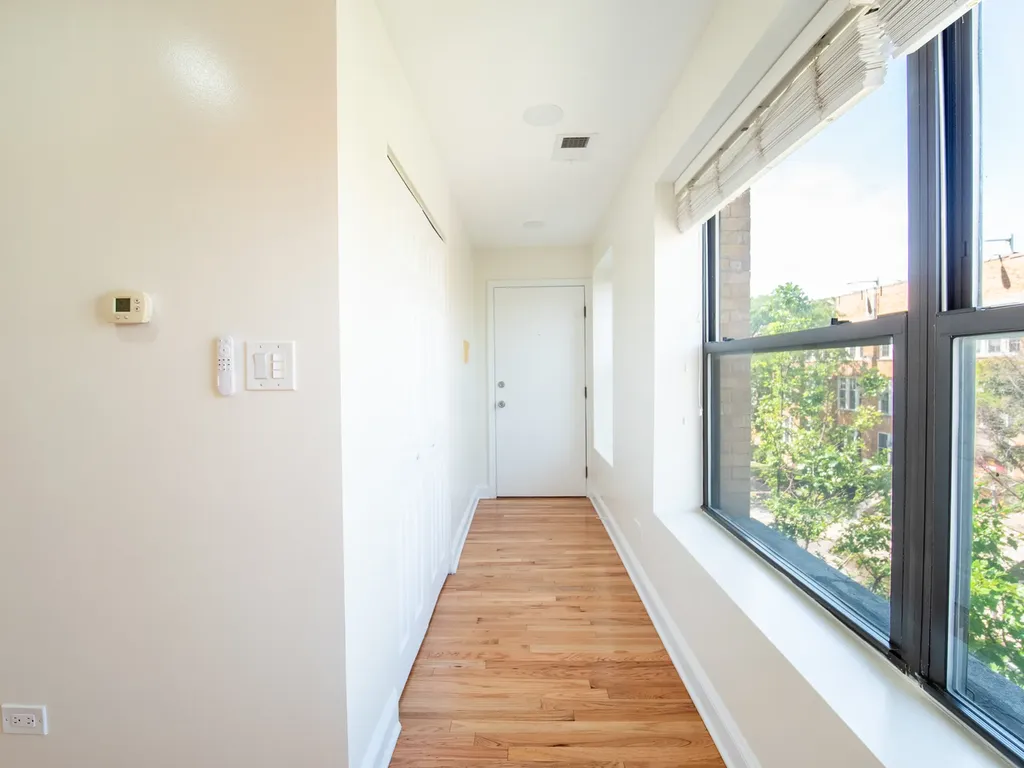 1059 West Foster Avenue Chicago IL 60640