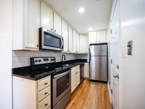 1059 West Foster Avenue Chicago IL 60640