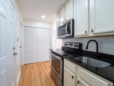 1059 West Foster Avenue Chicago IL 60640