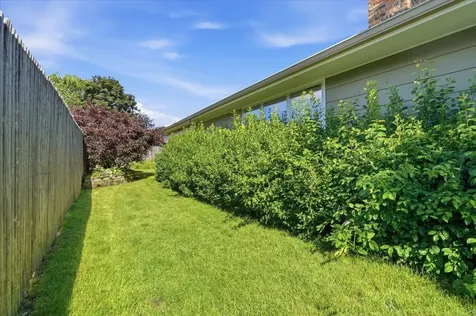2705 Adelaide Avenue Waukegan IL 60087