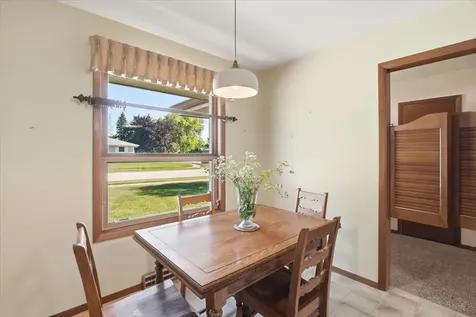 2705 Adelaide Avenue Waukegan IL 60087