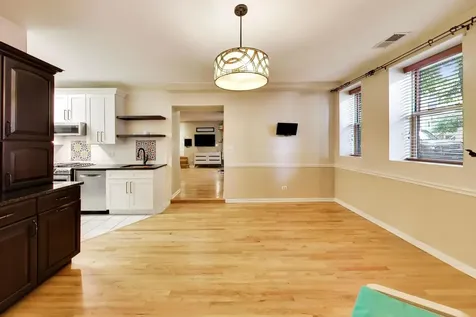 6253 North Magnolia Avenue Chicago IL 60660