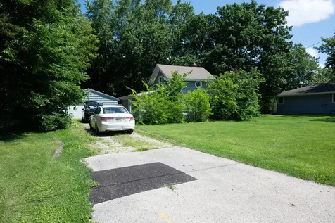 210 East Miller Avenue Hinckley IL 60520
