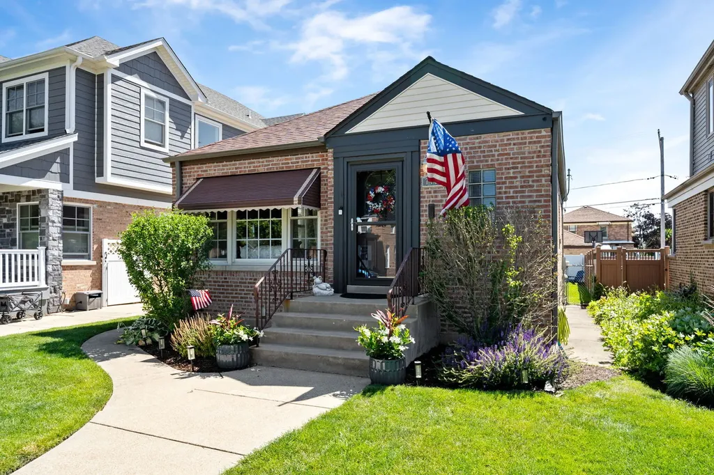 7405 North Odell Avenue Chicago IL 60631