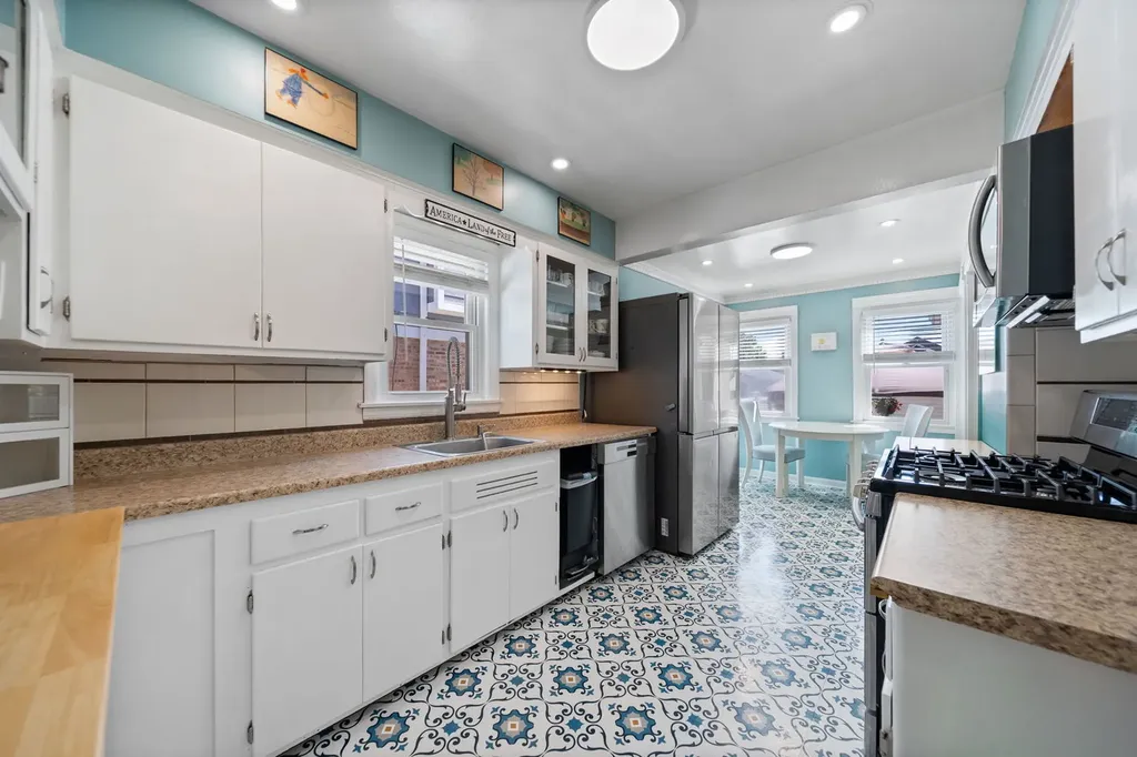 7405 North Odell Avenue Chicago IL 60631