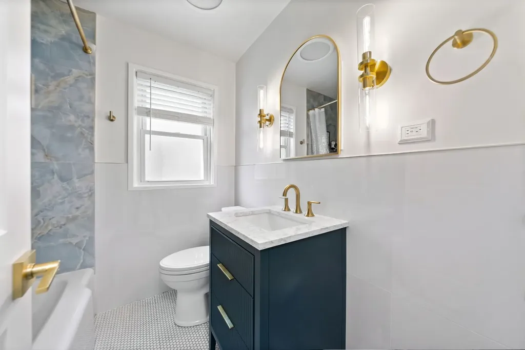 7405 North Odell Avenue Chicago IL 60631