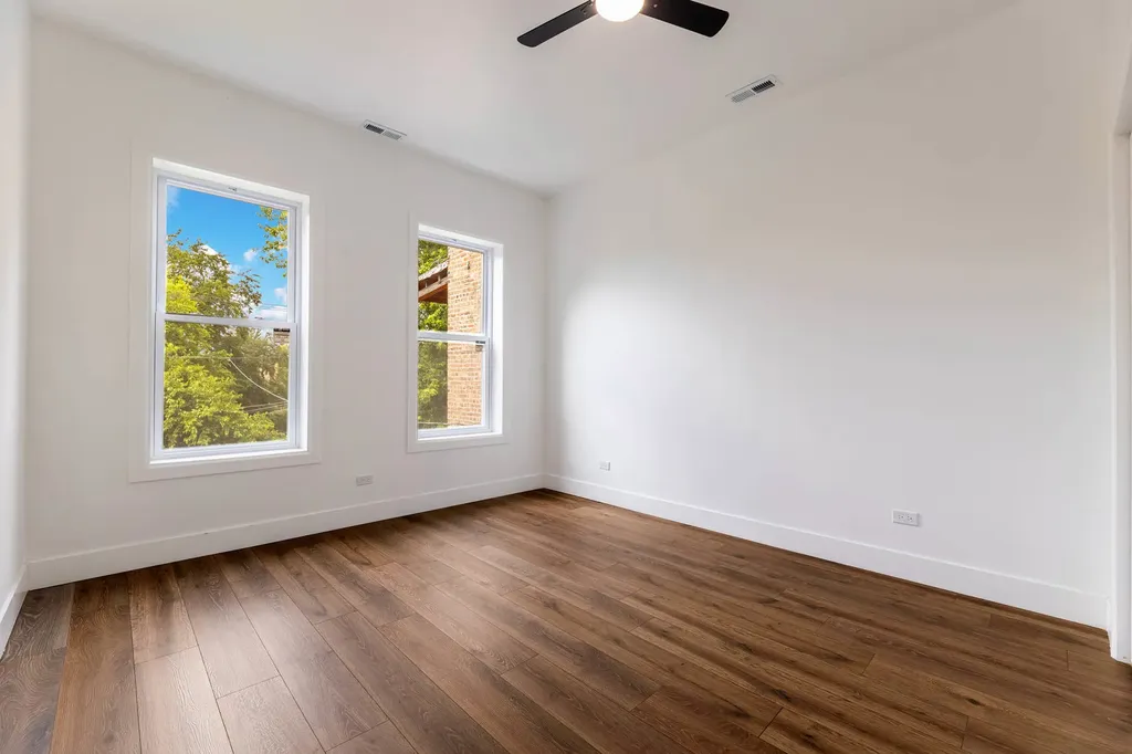1421 East 69th Place Chicago IL 60637