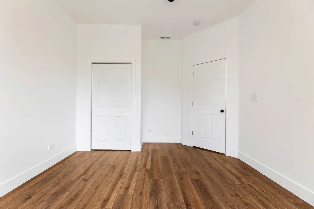 1421 East 69th Place Chicago IL 60637