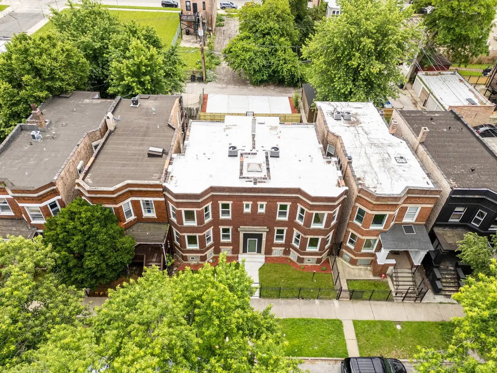 1421 East 69th Place Chicago IL 60637