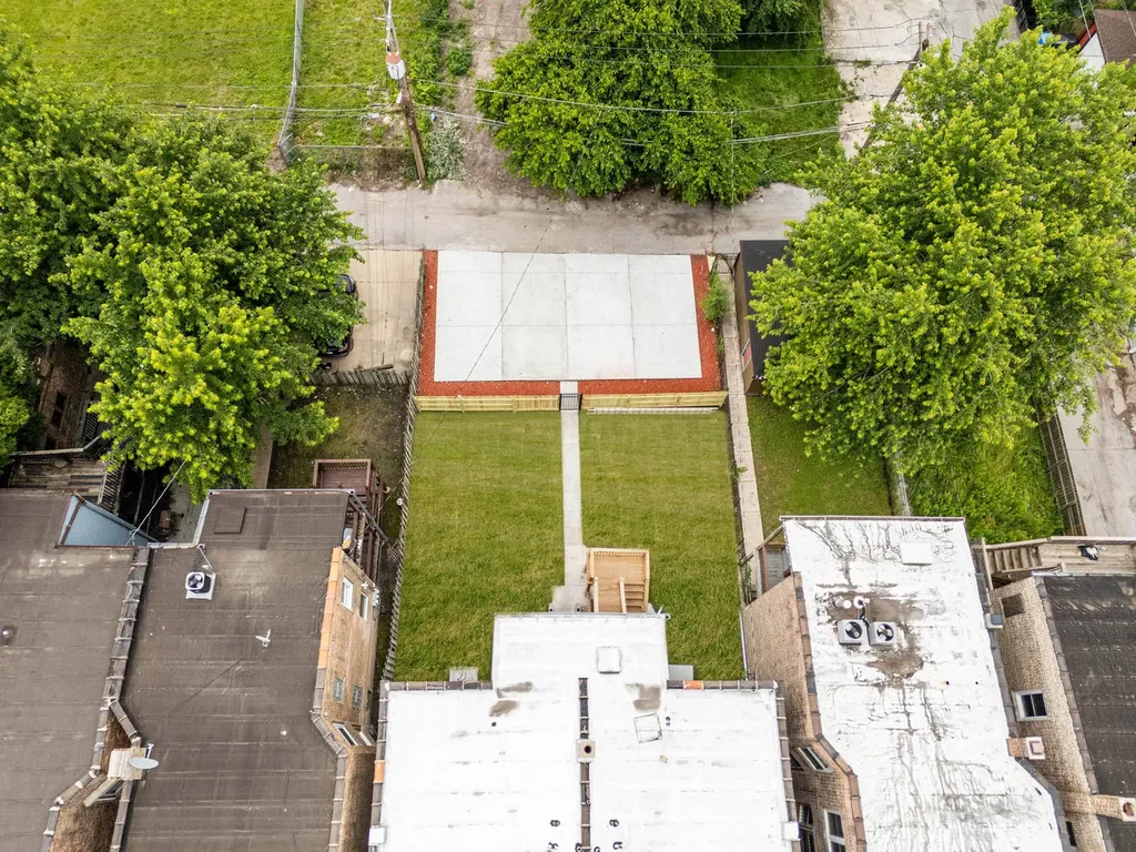 1421 East 69th Place Chicago IL 60637
