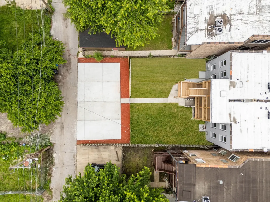 1421 East 69th Place Chicago IL 60637