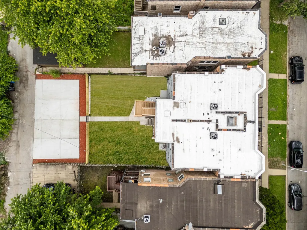 1421 East 69th Place Chicago IL 60637