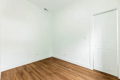 1421 East 69th Place Chicago IL 60637