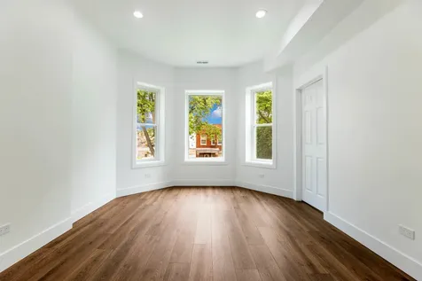 1421 East 69th Place Chicago IL 60637