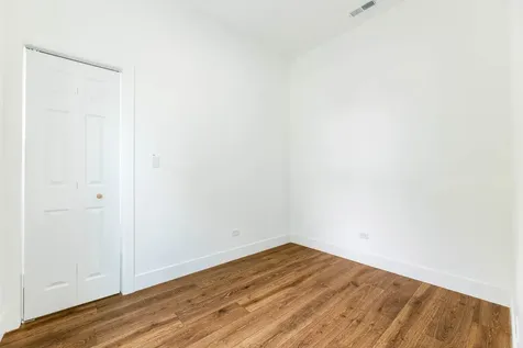 1421 East 69th Place Chicago IL 60637