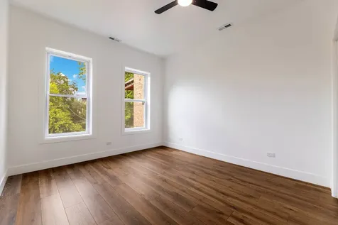 1421 East 69th Place Chicago IL 60637