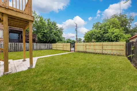 1421 East 69th Place Chicago IL 60637