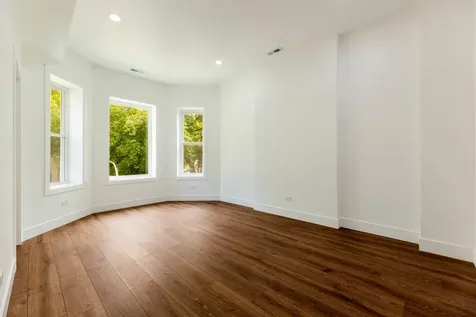 1421 East 69th Place Chicago IL 60637