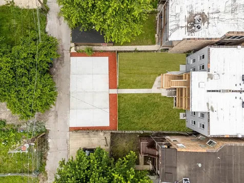 1421 East 69th Place Chicago IL 60637