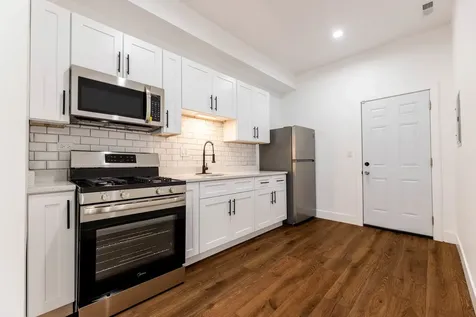 1421 East 69th Place Chicago IL 60637