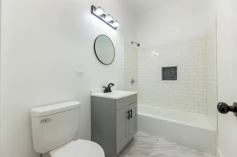 1421 East 69th Place Chicago IL 60637