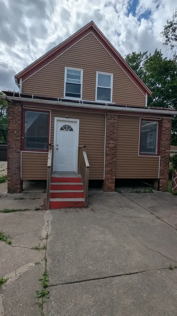 8952 South Aberdeen Street Chicago IL 60620