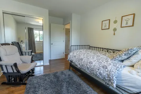 2 Oakwood Drive Elk Grove Village IL 60007