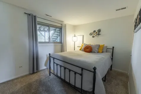 2 Oakwood Drive Elk Grove Village IL 60007