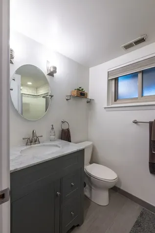 2 Oakwood Drive Elk Grove Village IL 60007