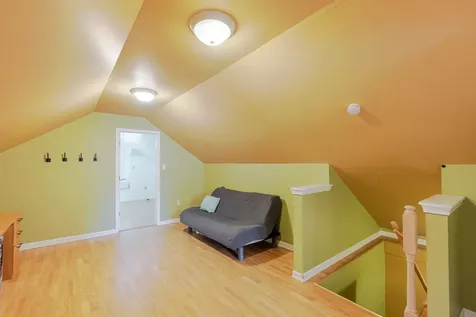 10708 South Avenue Chicago IL 60617