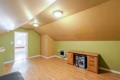 10708 South Avenue Chicago IL 60617