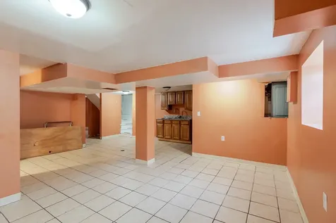 10708 South Avenue Chicago IL 60617