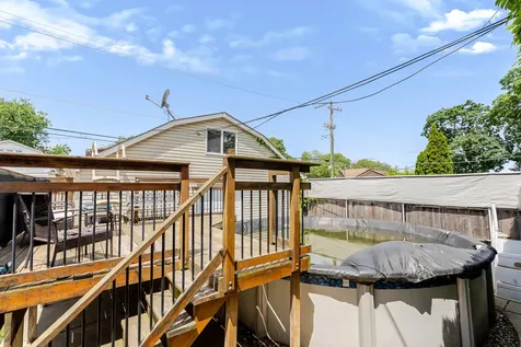10708 South Avenue Chicago IL 60617