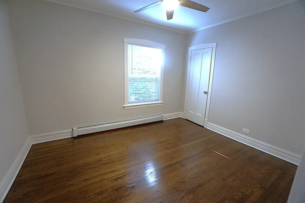 4950 West Kamerling Avenue Chicago IL 60651