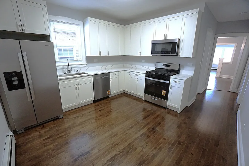 4950 West Kamerling Avenue Chicago IL 60651
