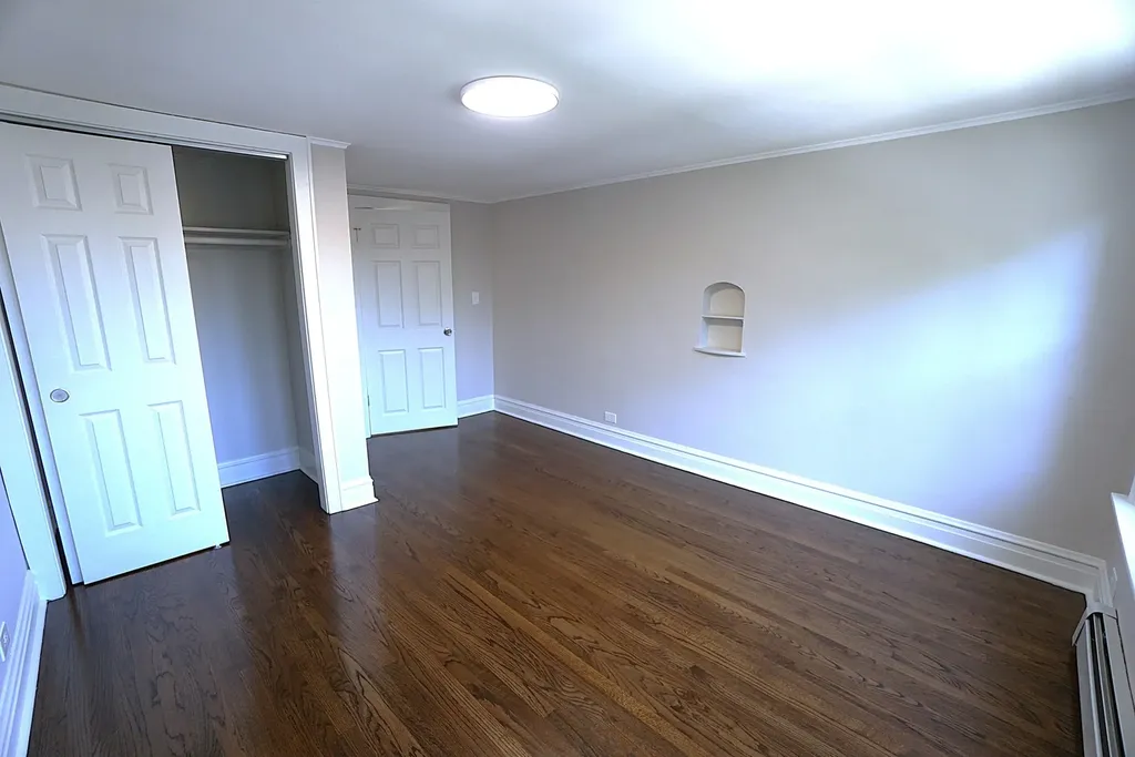 4950 West Kamerling Avenue Chicago IL 60651