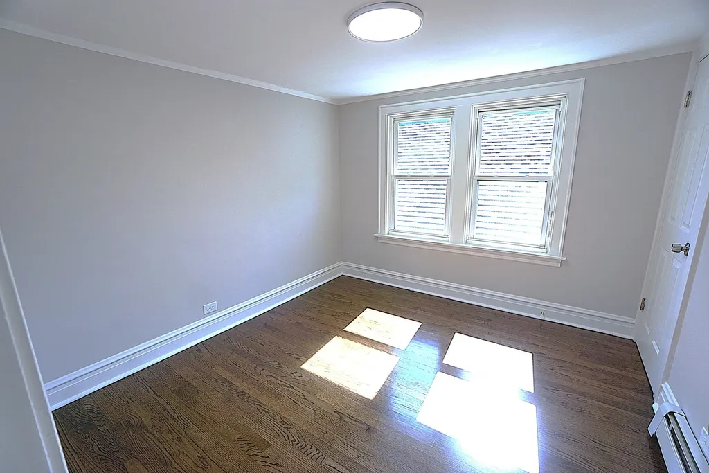 4950 West Kamerling Avenue Chicago IL 60651