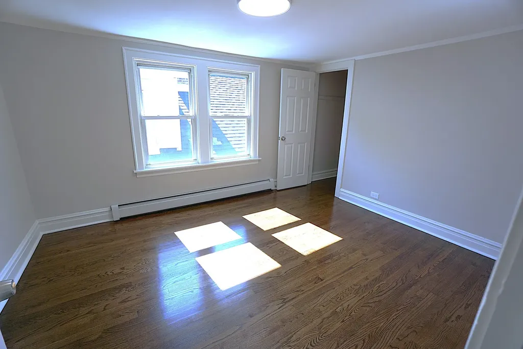 4950 West Kamerling Avenue Chicago IL 60651