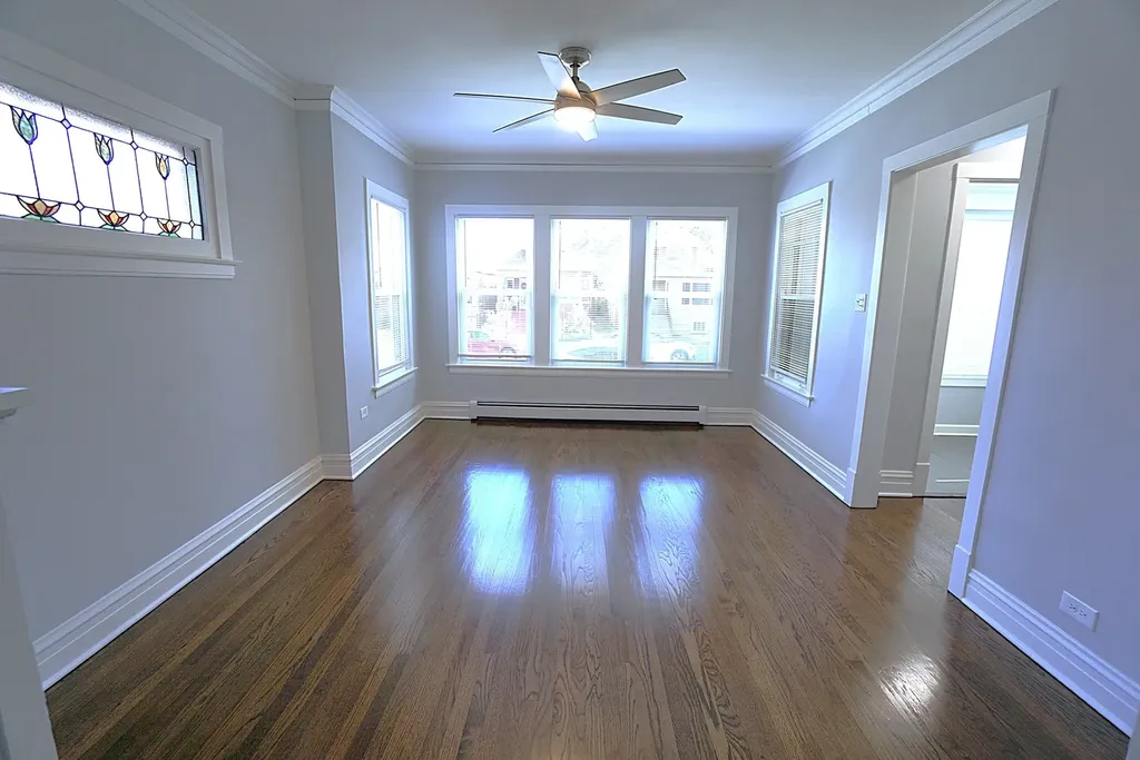 4950 West Kamerling Avenue Chicago IL 60651