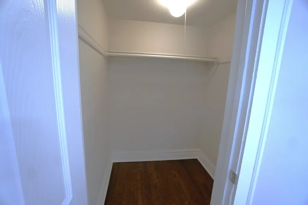 4950 West Kamerling Avenue Chicago IL 60651