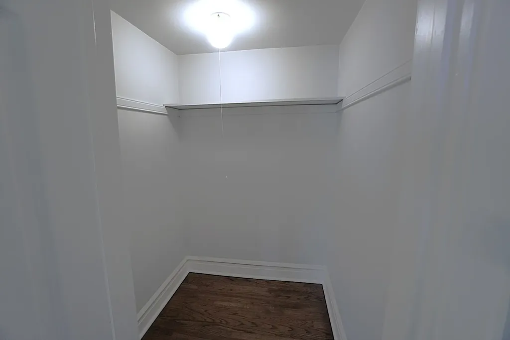 4950 West Kamerling Avenue Chicago IL 60651