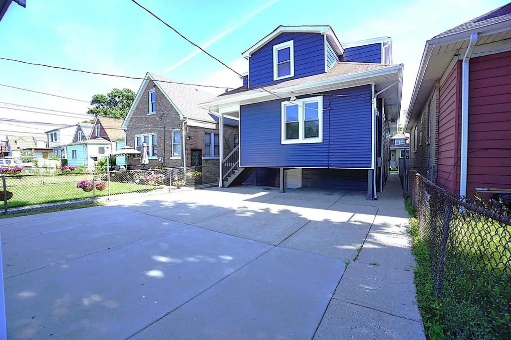 4950 West Kamerling Avenue Chicago IL 60651